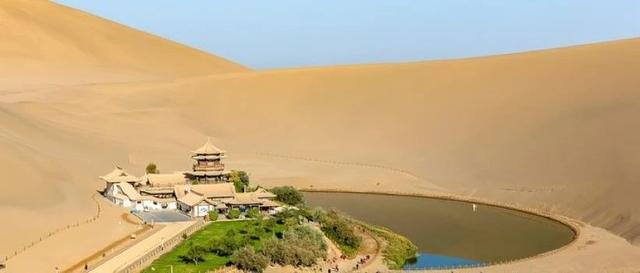 国内最顶级的NLP会议，600多位国内外学者高强度交流，NLPCC会议于敦煌古镇成功举办