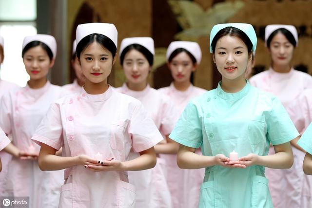 2019年女生学护理专业国际前景怎样，可以出国工作吗？