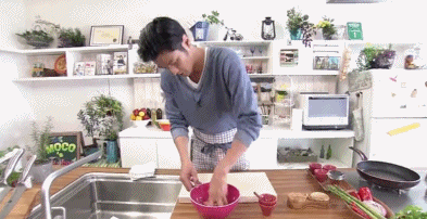 这位186cm日本帅哥厨师，1天爆红youtube，凭做菜年赚上亿