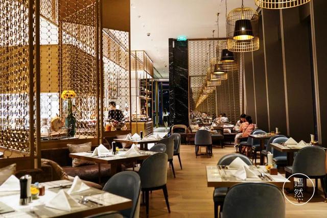 踏入云端之间，深圳的繁华都尽收眼底