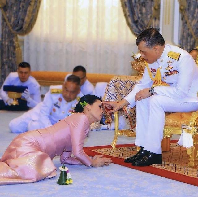 王后“晋升之路”