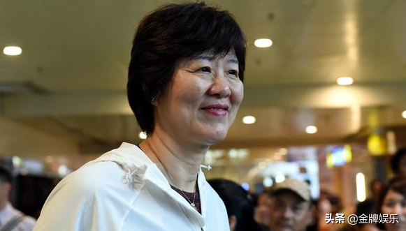 巩俐新加坡国籍问题再度发酵，让她来演郎平，是中国没女演员了吗
