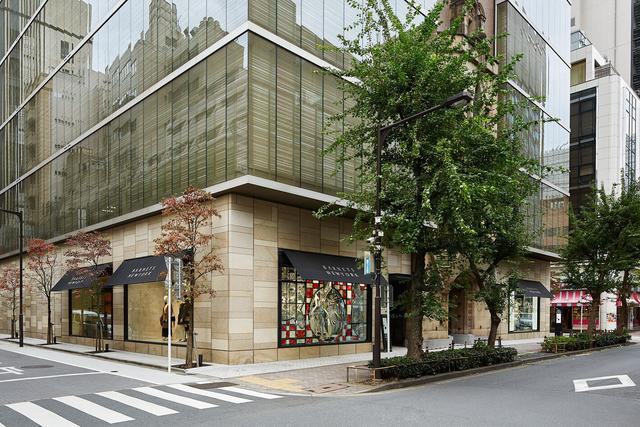 在美国破产的奢侈品百货 Barneys 为何在日本活得好好的？
