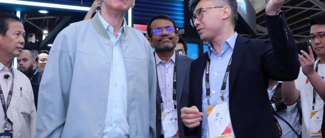 为什么新加坡总理要去看这家中国企业？