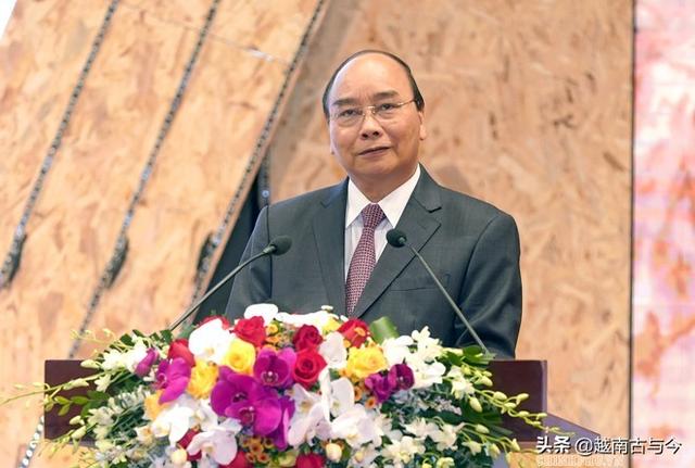 随着越南经济得到发展，现出现人才荒，阮春福呼吁不培训没用人才