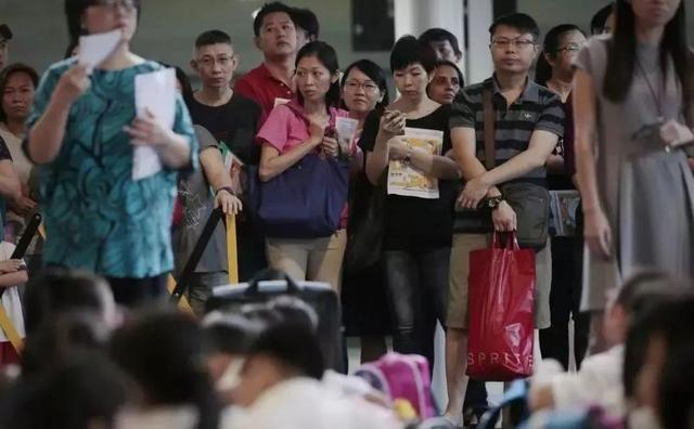 新加坡贫困小学生拿不到毕业证书？教育部回应了......