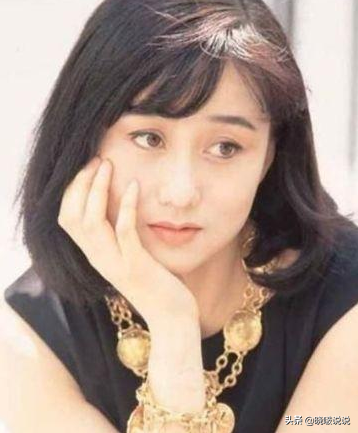 李连杰女儿立志当美国女总统，却比不过遭赌王太太联名抵制的利智