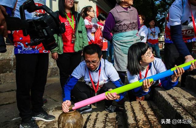 前女排国家队主教练来了，全省运动达人们也来了……来绍兴东浦，品一壶名为“生态运动”的美酒