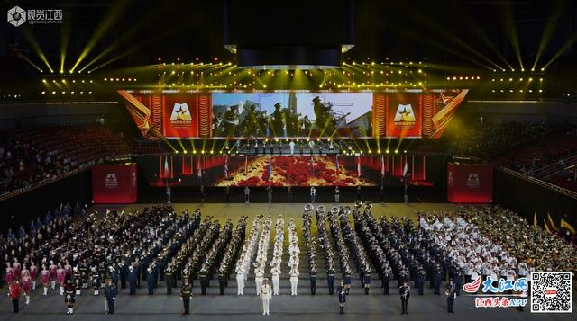 军乐唱响英雄城 第六届南昌国际军乐节行进表演晚会举行