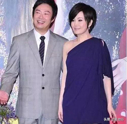 他喜欢吃素、爱讲荤段子，一生未娶、但却有400多位“子女”...