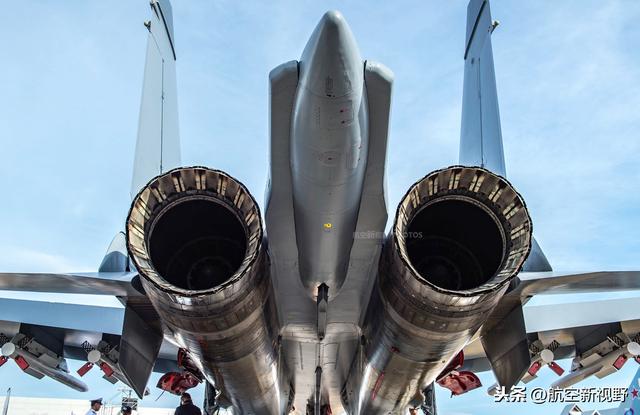 实拍马来西亚皇家空军主力战机，混血苏30已服役12年，仅服役18架