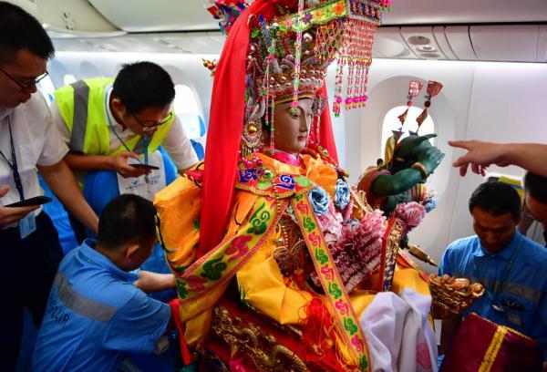 神仙也坐经济舱——“亲民”女神妈祖搭机首次巡安泰国