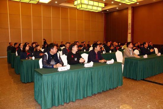 校企联姻，共建“学生社会实践基地"