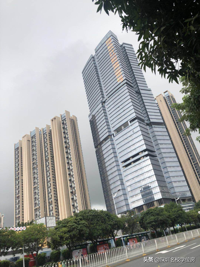 豪宅标杆4--福田海景现房 绿景红树湾壹号