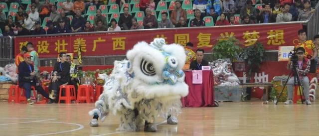 火火火！这两天，在广西藤县举行的世界狮王争霸赛持续霸屏