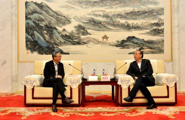 张祥安会见新加坡外交部兼社会及家庭发展部政务部长陈振泉