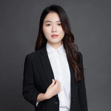 她本科宁波诺丁汉大学，硕士英国G5帝国理工大学，未来可期