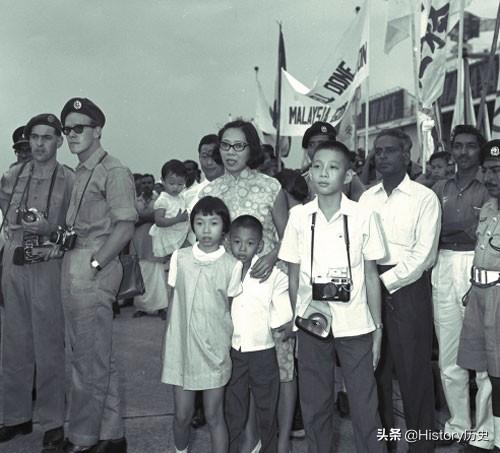 一向反对学习华语的李光耀，1979年为何会在新加坡大力推广华语？