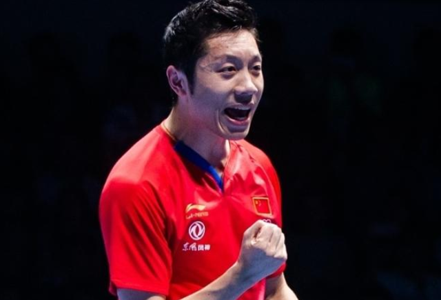 T2联赛新加坡站：伊藤一拍打飞5万美元，许昕夺冠给老婆买俩包