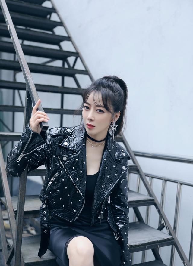 陈紫函戴向宇《辣妈学院》谈姐弟恋 甜蜜放闪导演秒变CP粉