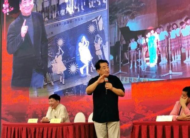 69岁姜昆升级为师爷，满头黑发精神好，出席收徒仪式排场大