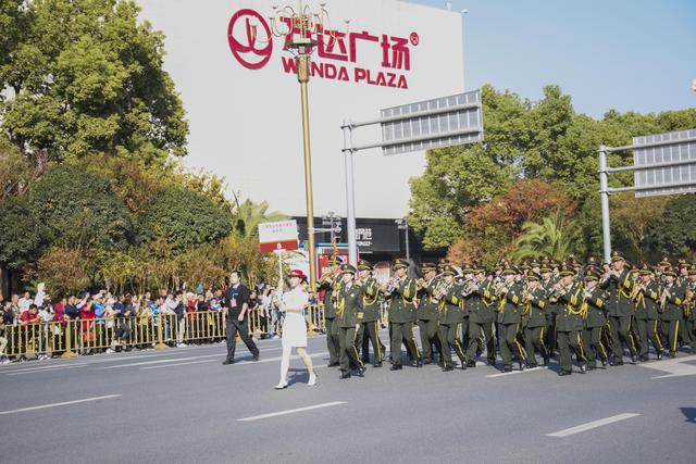 第六届南昌国际军乐节开幕 24支国内外顶级军乐团亮相英雄城