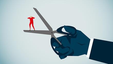 有人当街喷侮辱李显龙标语，新加坡人见状痛骂香港暴徒