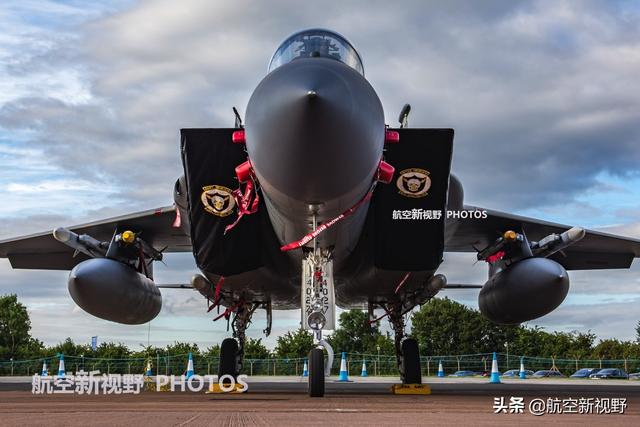 麦道F-15战斗机细节图，没有一磅用于对地攻击，8枚导弹轻松上阵