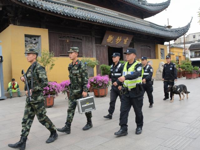 “枫桥经验”到身边：小区警民联动守家门，景点一处有事各方响应