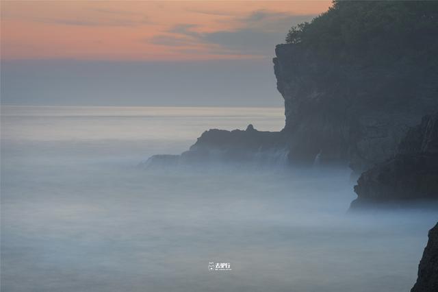 巴厘岛附近一海岛被“曝光”，多个网红地吸引游客，又危险又惊艳