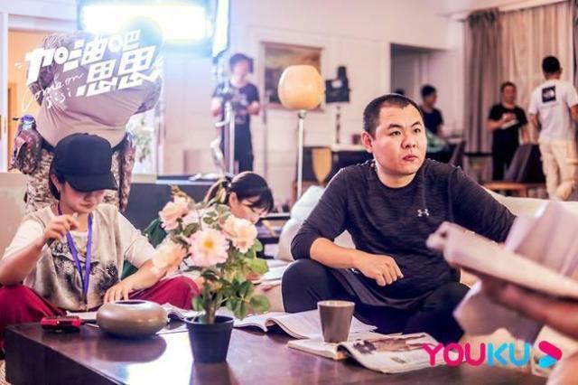 从《生活对我下手了》来看，长视频平台的短剧更加专业和完整