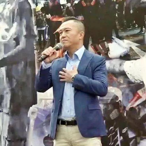「关注」香港再集会，台上有他