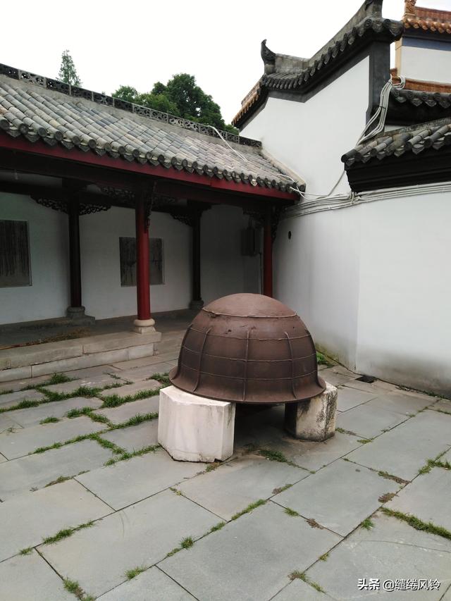 归元禅寺：又称“汉西一境”，据说是武汉地区最灵验的佛教丛林