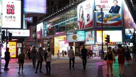 「上观直击香港」香港迎来最“冷”圣诞节，2000元五星级酒店降至500依然没人住