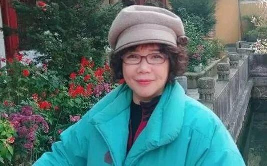 嫁粉丝、患抑郁、早早隐退，何以这位“舞女”歌后被大家怀念30年