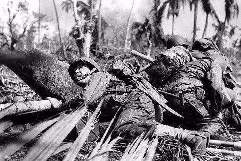 二战结束澳洲为何想处死日本天皇？只因日本曾迫害近400澳洲平民