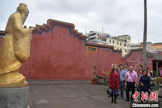 300多位海外琼籍乡亲回乡寻根：品乡情 看巨变