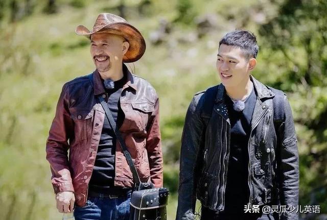 模仿李佳琦的小朋友又来啦！原来家庭氛围对孩子的影响力这么大