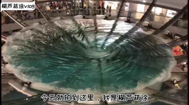 花11000块钱去新加坡，就为了拍一段Vlog？潍坊小伙这是疯了！