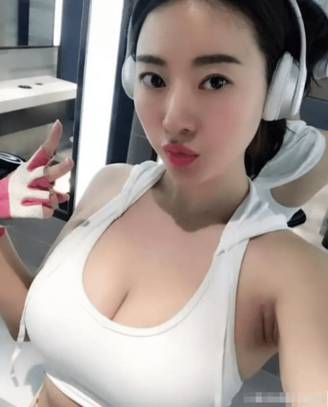 因刘强东事件走红的蒋聘婷，如今在新加坡生活奢侈，身材更是惊艳
