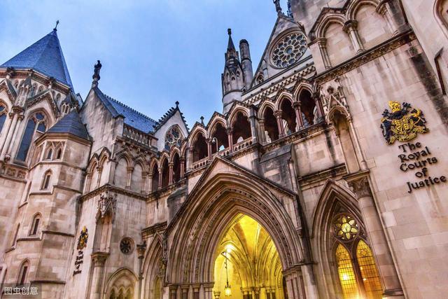 英国顶尖名校法学院，10所学校中，剑桥、牛津占据前二