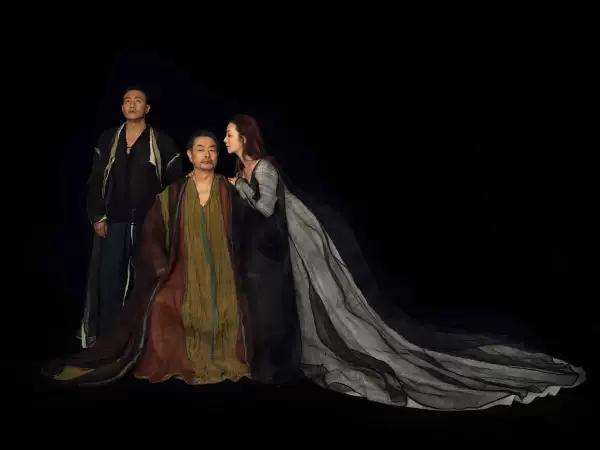 李六乙导演作品——胡军 濮存昕 卢芳 苗驰主演《哈姆雷特》