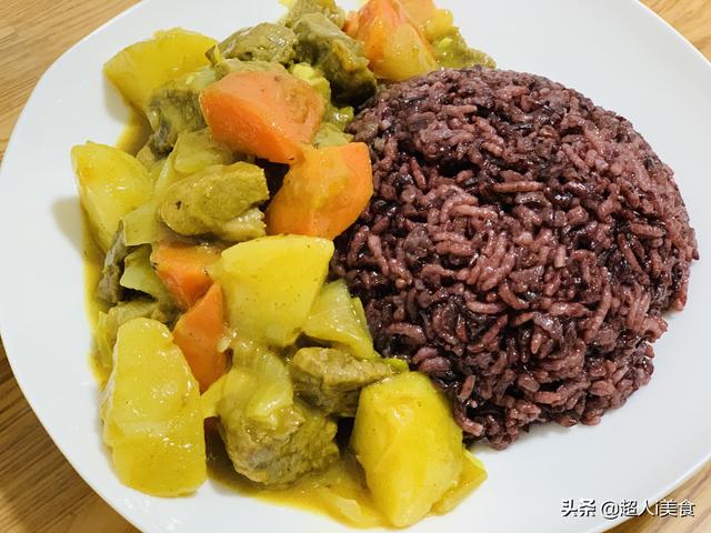 一人食的美味，咖喱牛肉饭，做法实在简单，拯救零厨艺星人的胃