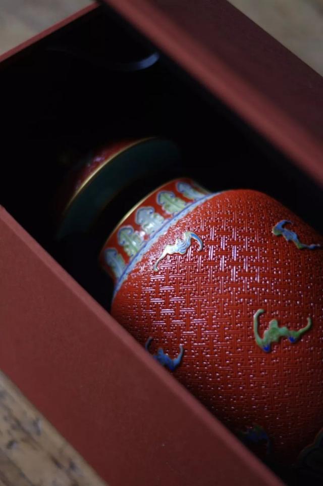 在仿古瓷中孤独专研的侠客——李云