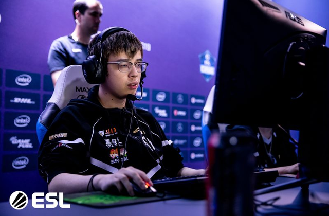 DOTA2：新加坡世界赛 VG成唯一遮羞布 LGD茶队双双把家还