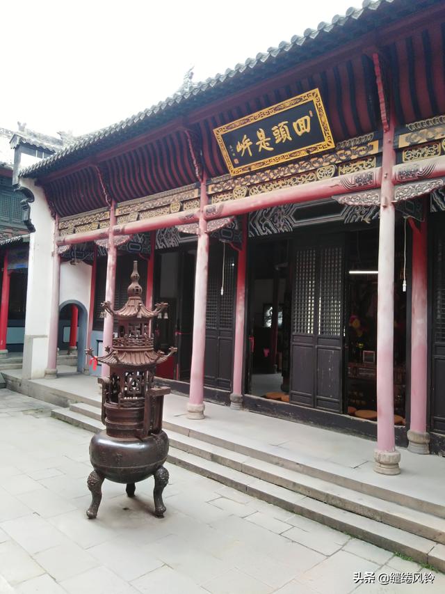 归元禅寺：又称“汉西一境”，据说是武汉地区最灵验的佛教丛林