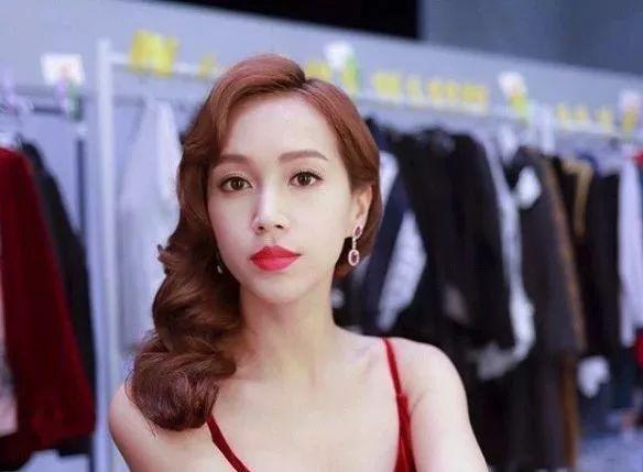 曾跟多位已婚人夫传绯闻！TVB人气女星自嘲没脑白痴：我不够完美