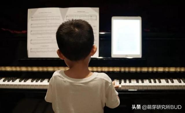 练琴时，孩子需时刻警惕的4个错误，对孩子学琴习惯养成很重要