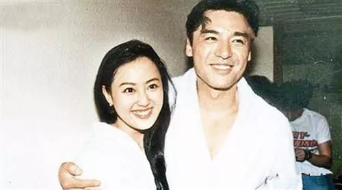 章小蕙再现身，曾经因败家让钟镇涛破产的女人，还在纸醉金迷？