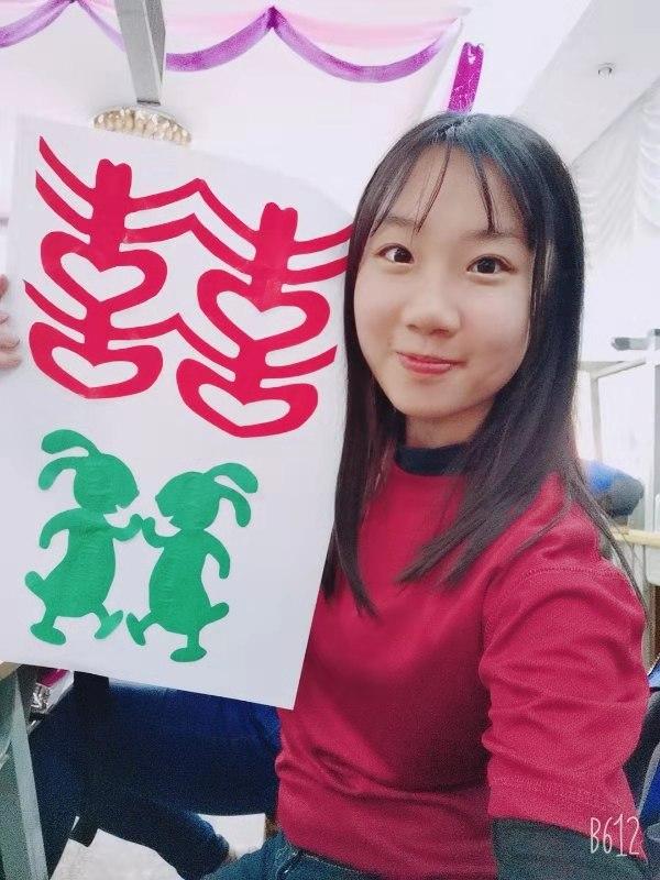 可爱的马来西亚女生游中国寻根之旅——了解海外华人的生活世界。